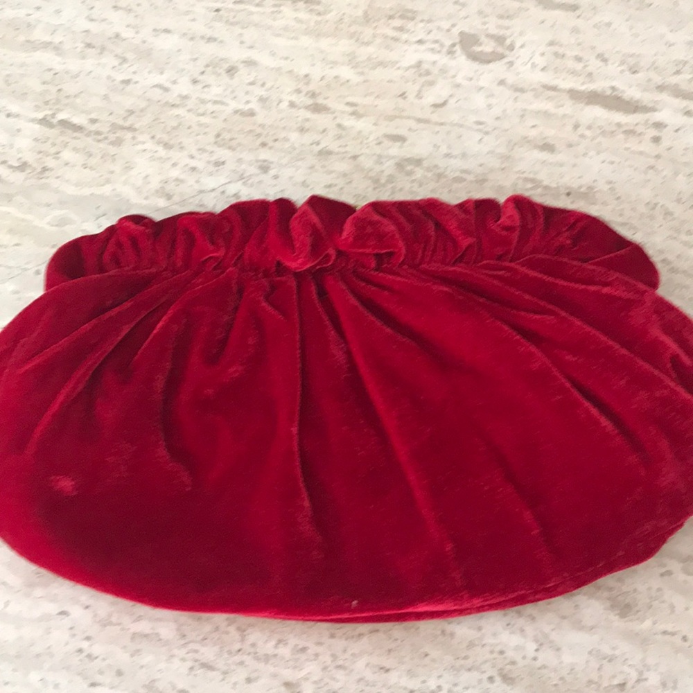RED VELVET CLUTCH ♥️♥️♥️♥️♥️